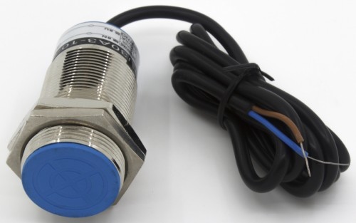 LJ30A3-10-J/EZ M30 10mm sensing AC 90-250V 2 wires NO cylinder inductive proximity switch sensor